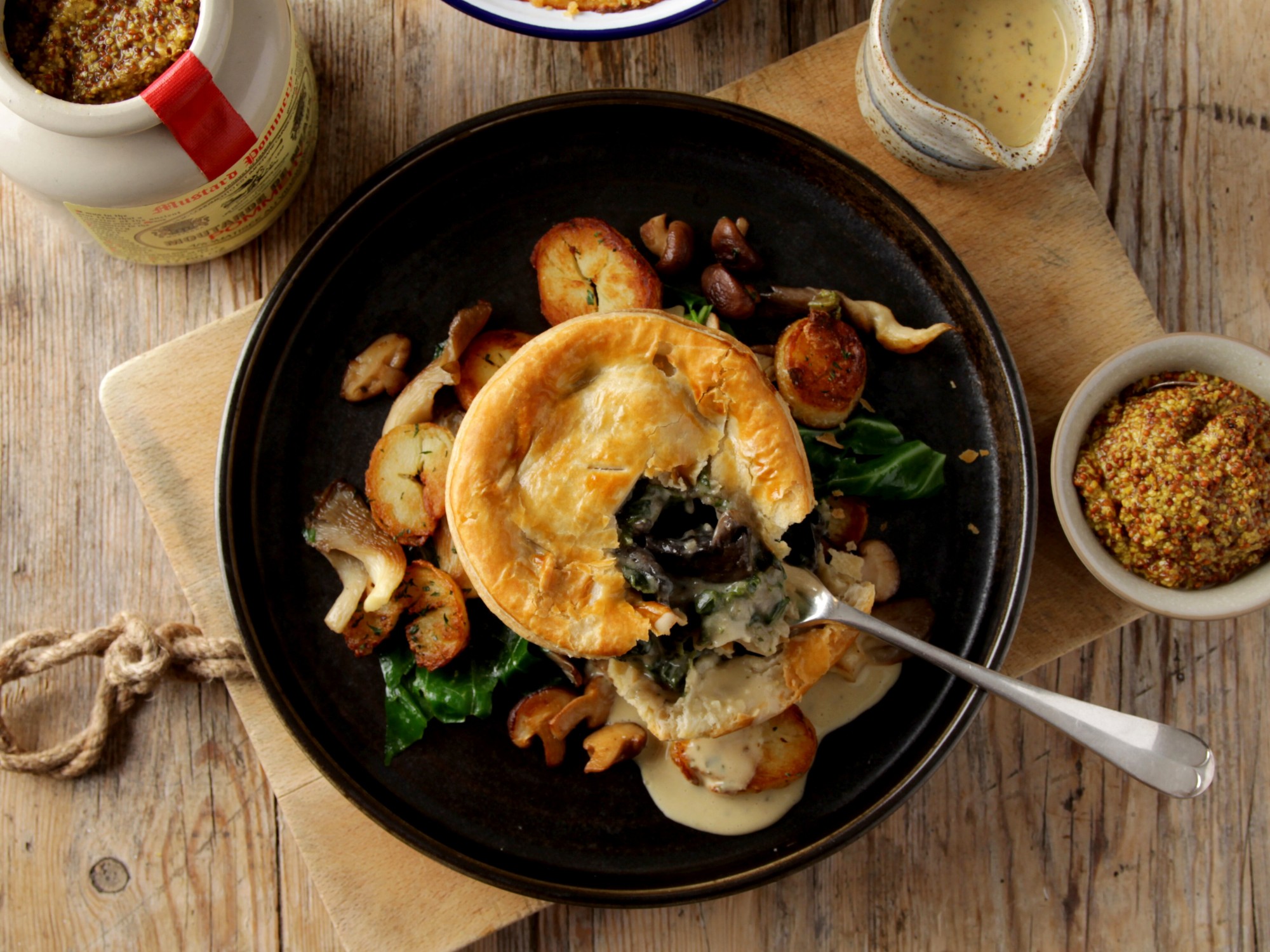 Tom's Pies Mushroom & Spinach with White Truffle Oil (V) Little and Cull