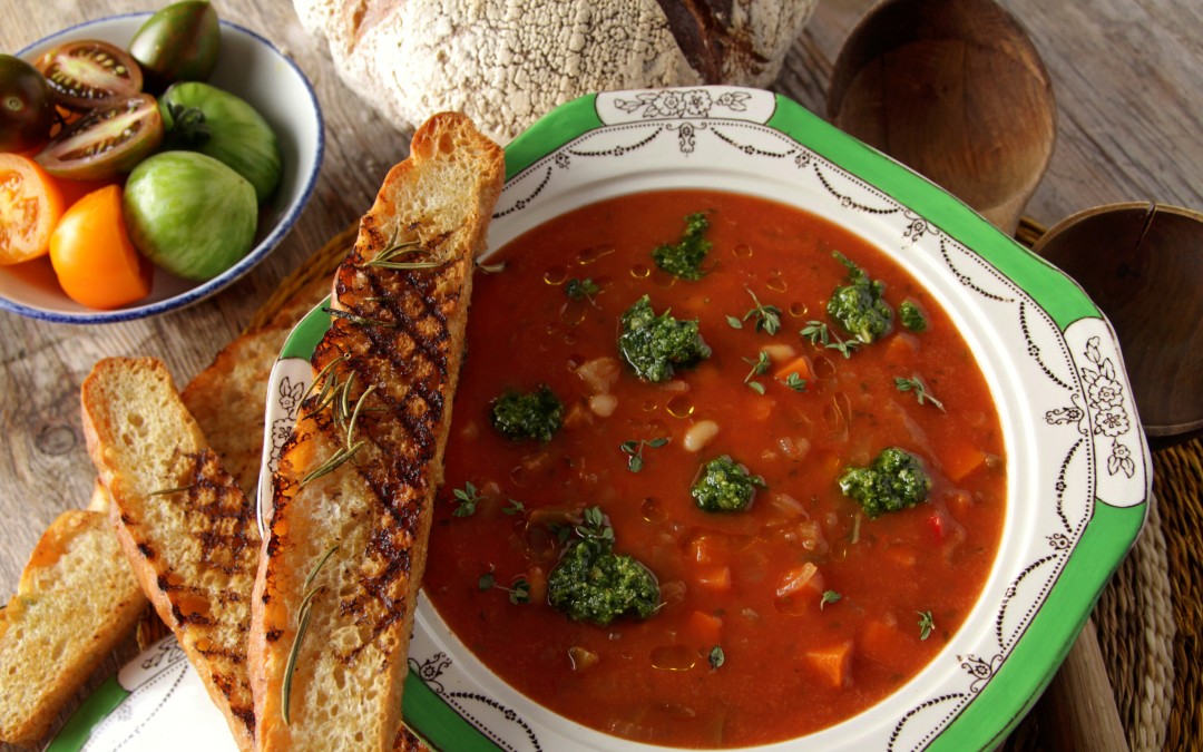 Tomato, Pepper & White Bean Minestrone Soup